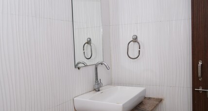 HOTEL BHAGIRATHI INN Room Type - Premium room