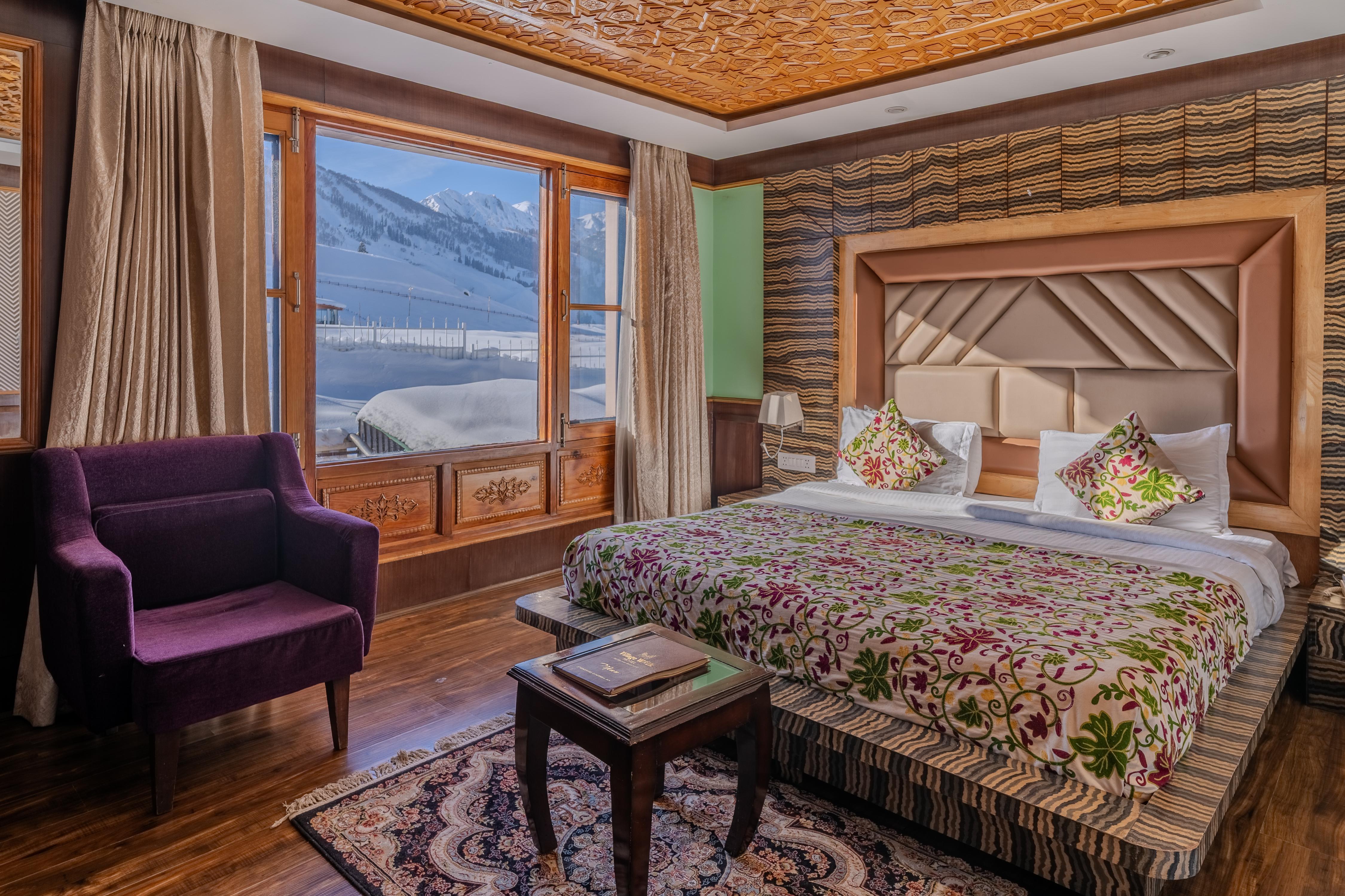 Hotel Village Walk Sonamarg Room Type - Super Deluxe Room Mountain View