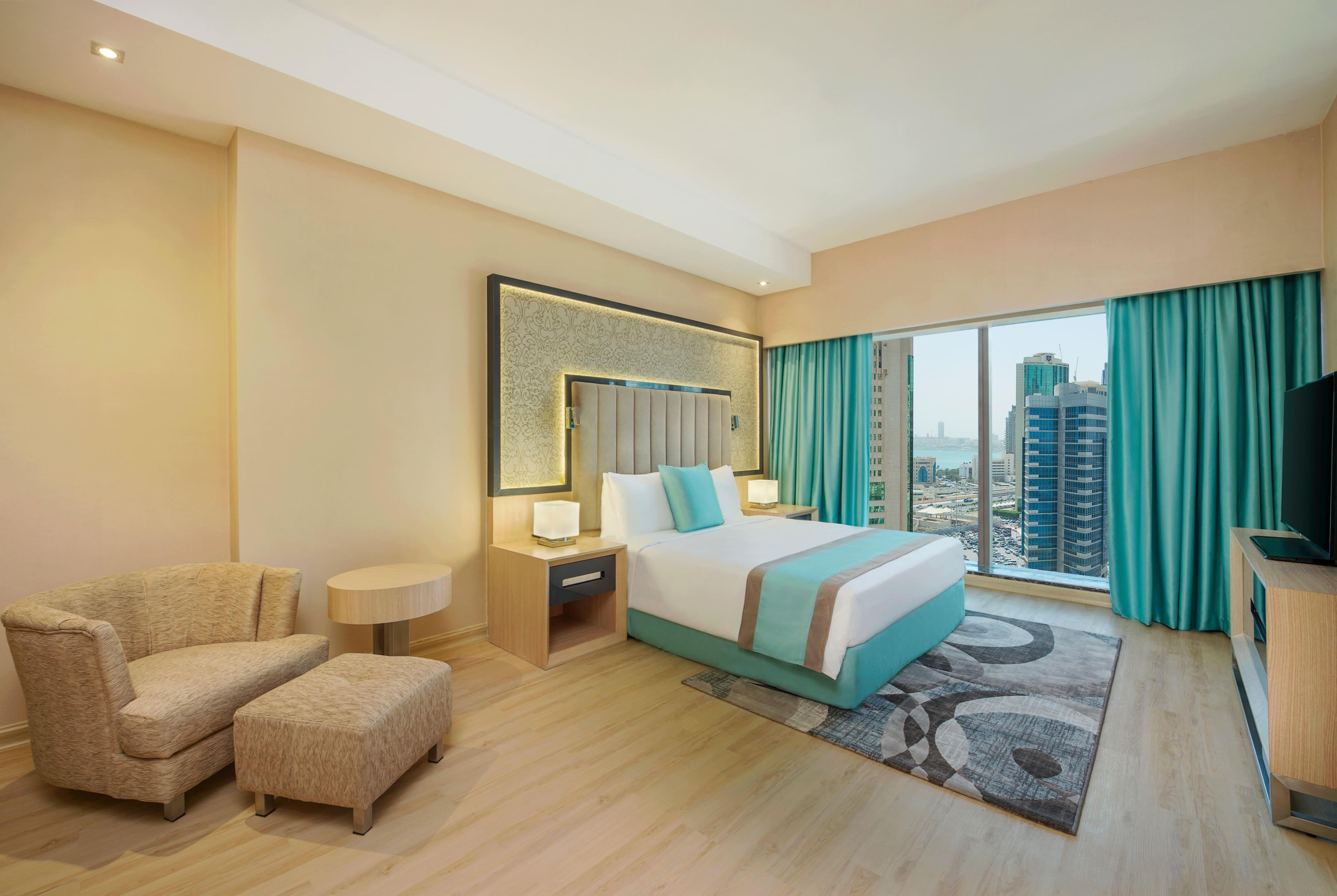 Wyndham Doha West Bay - Tap to explore photos