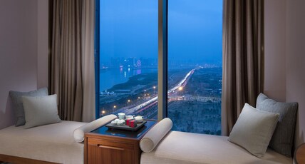 Hilton Quanzhou Riverside Room Type - TWIN JUNIOR RIVERVIEW ROOM