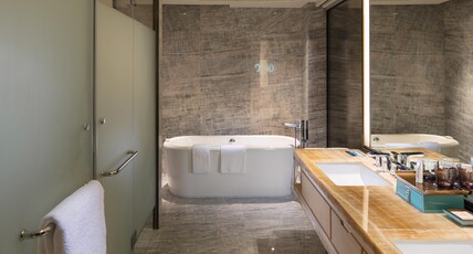 Hilton Quanzhou Riverside Room Type - KING ONE BEDROOM SUITE