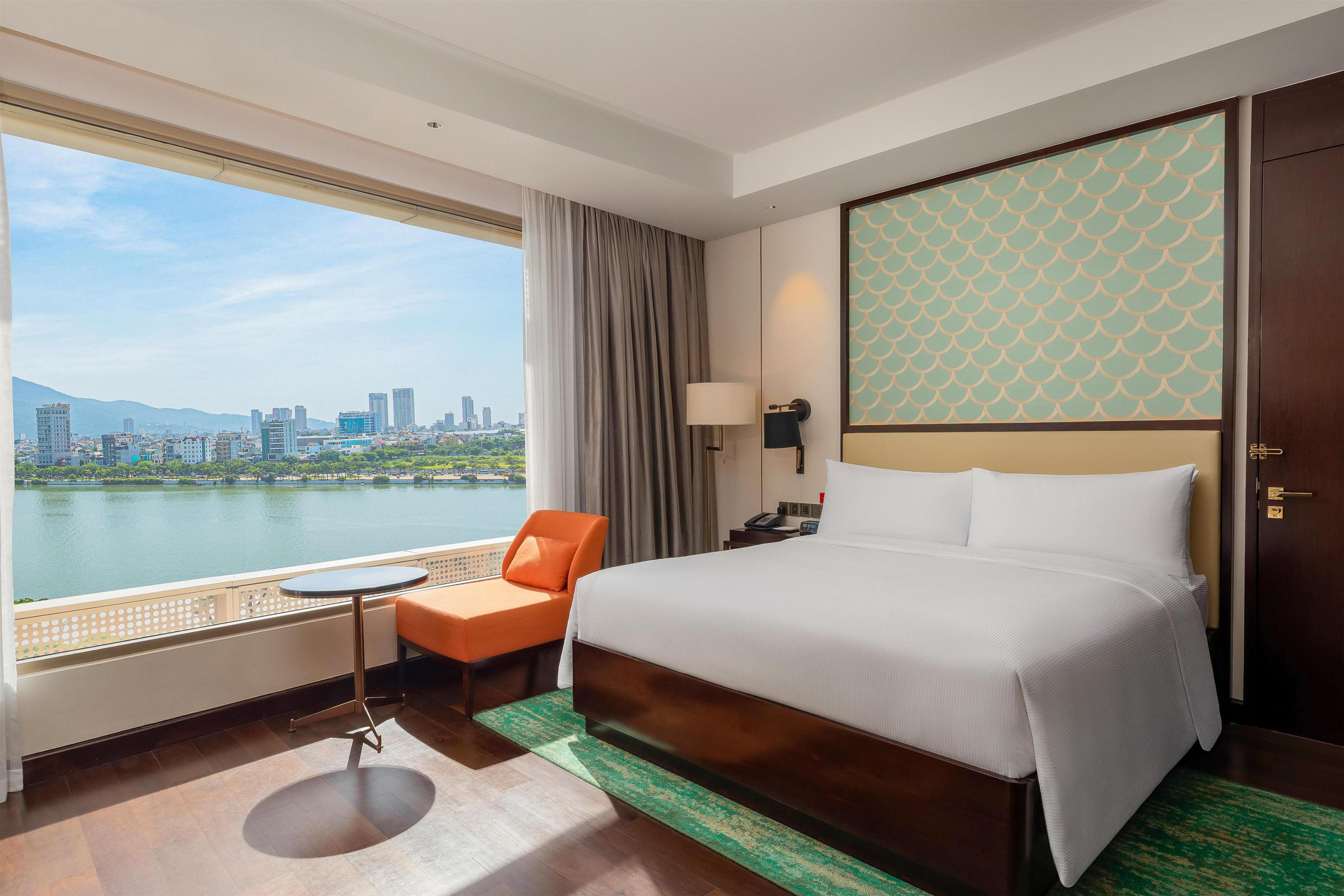 Hilton Da Nang - Tap to explore photos