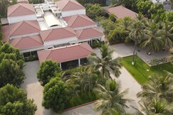 D'Wayfarer Inn Luxury Villa Resort