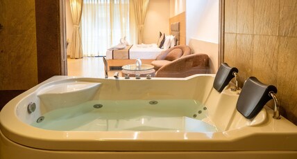 Grandeur De Sanchi- Luxury Beach Resort & Spa Room Type - Luxury with Couple Jacuzzi Bathtub Grandeur De Sanchi- Luxury Beach Resort & Spa Room Type - Luxury with Couple Jacuzzi Bathtub