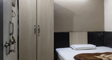 HOTEL SAWARIYA Room Type - Deluxe Room AC