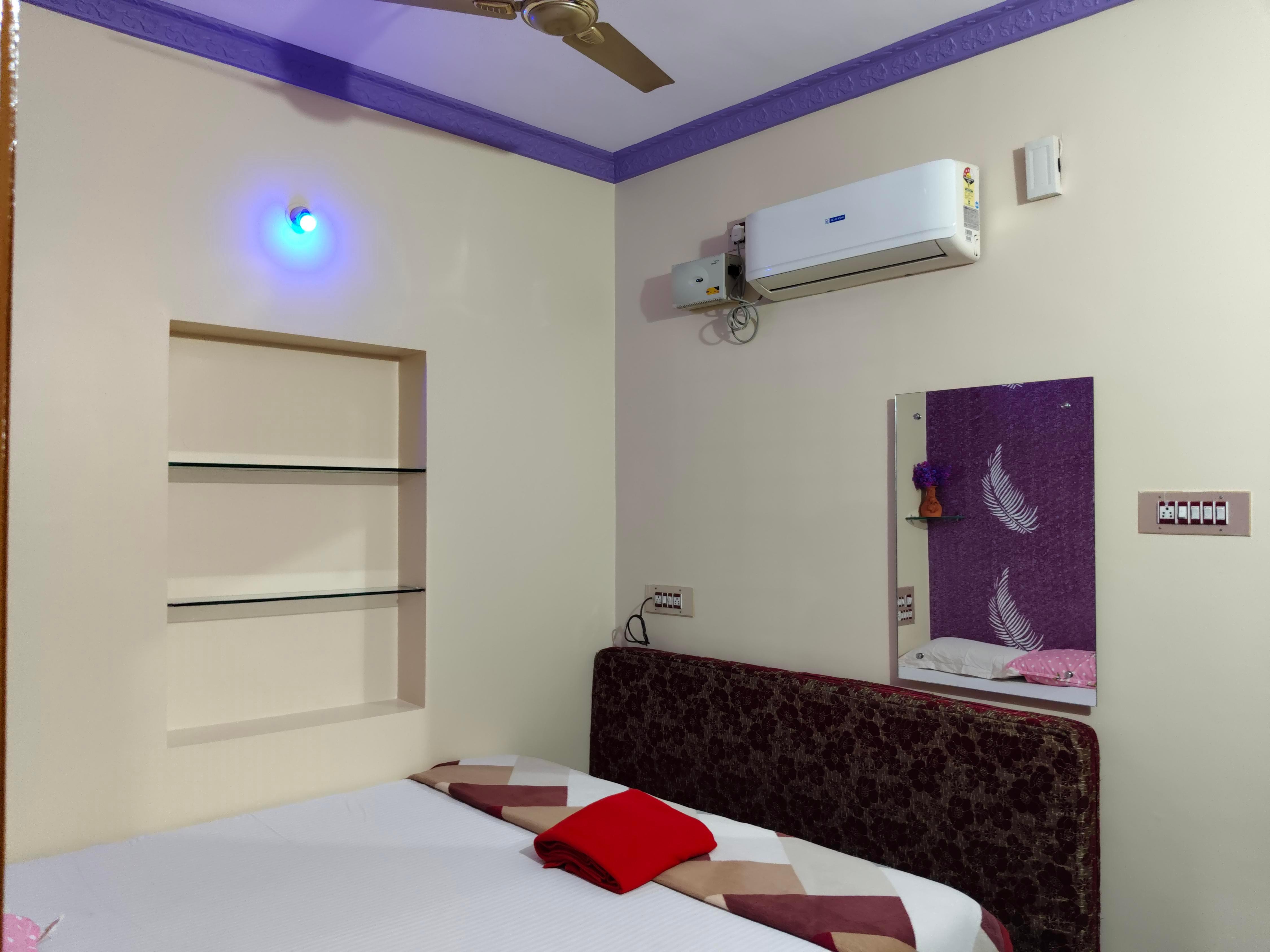 Vinayaka Homestay | Rooms & Wi-Fi