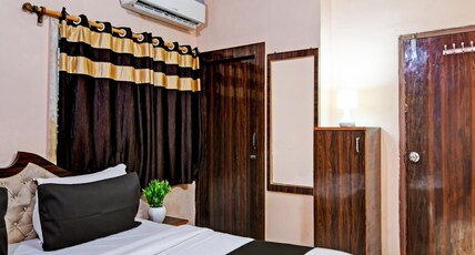 Hotel O Dash Living Room Type - Saver Double