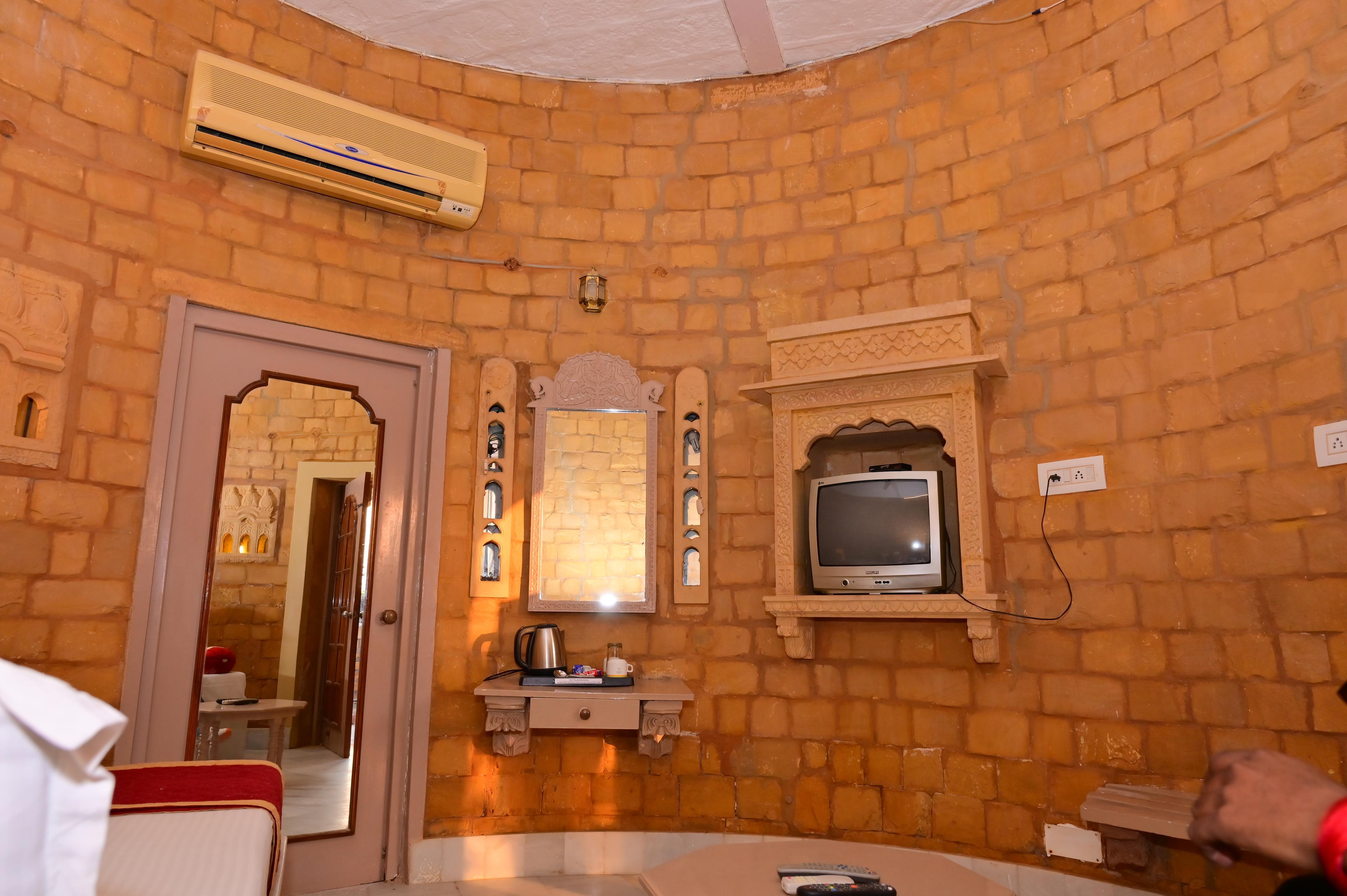 Himmatgarh Palace - Heritage Boutique Hotel - Tap to explore photos
