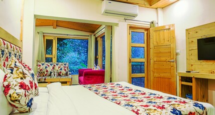 Dagshai Manor Resort Kasauli Room Type - Luxury Suite room with King Bed and Private Balcony