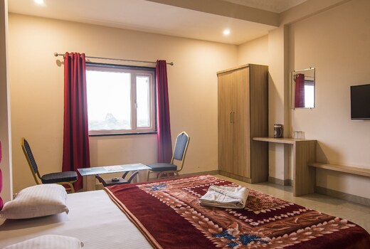 HOTEL BANDHAN PALACE