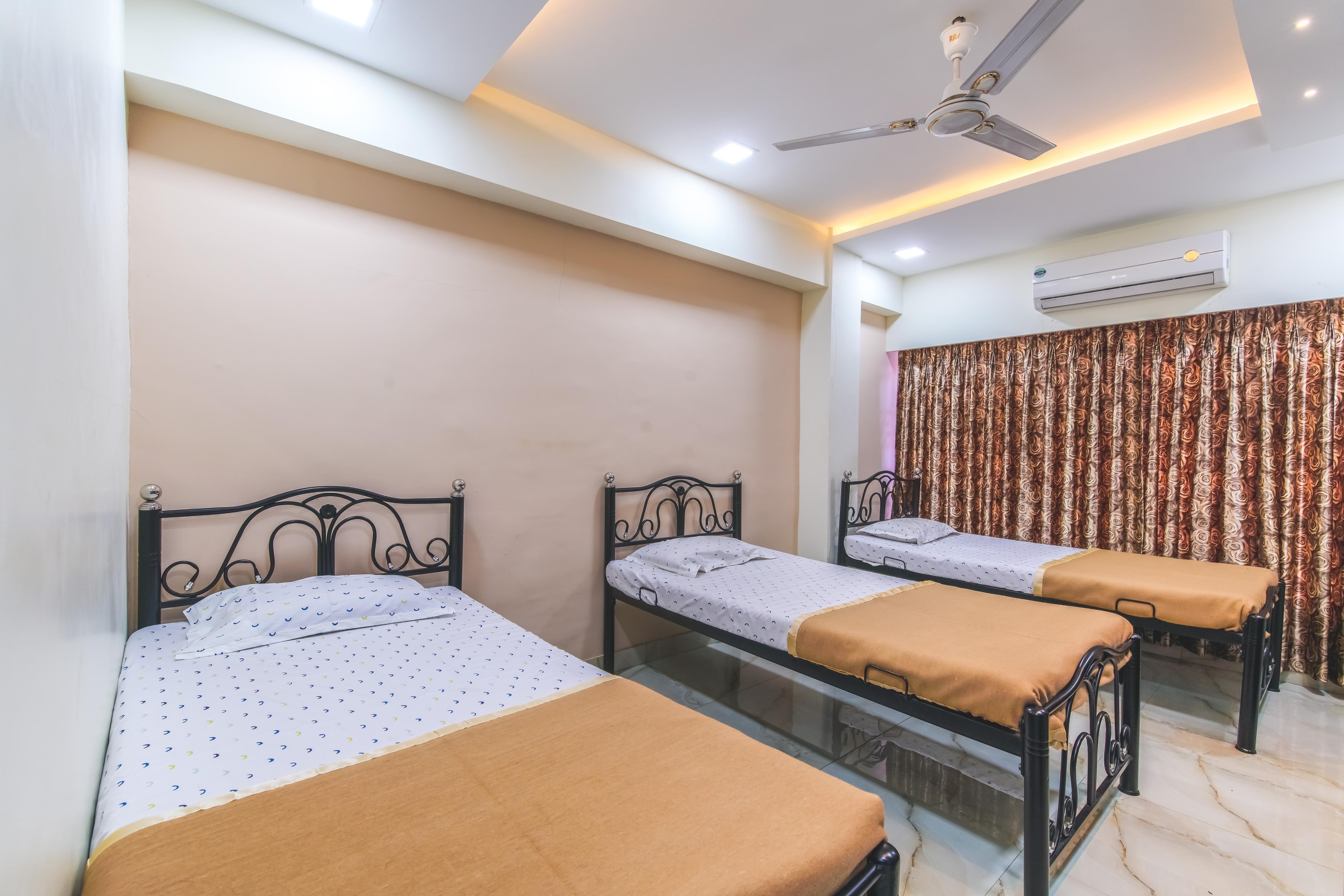 Hotel Nest In Room Type - Single Bed in Shared Accommodation (4 Bedded Male Dorm Room.) with Independent Bathroom