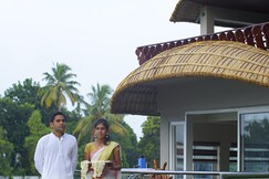Kerala Luxury HouseBoat 