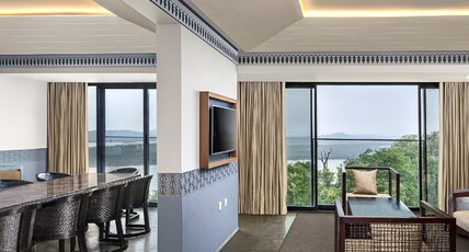DoubleTree by Hilton Goa - Panaji Room Type - Premium Suite River View 