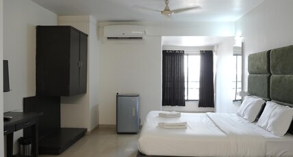 Hotel Royal Garden Room Type - Super Deluxe Room