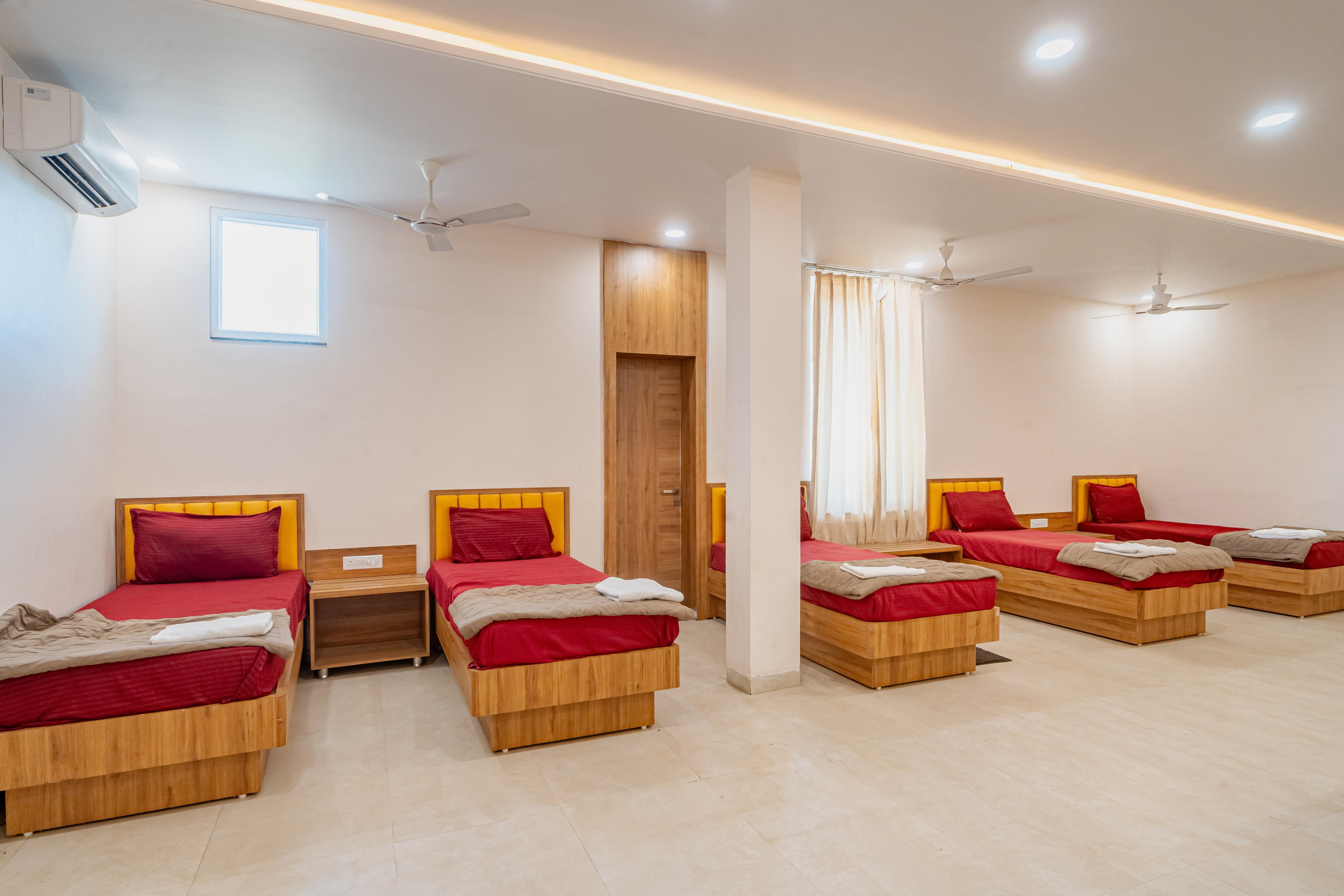 Hotel vatika Inn Room Type - Ninefold Room