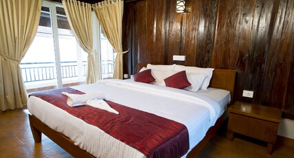 Dream Valley Resort Vattavada Munnar Room Type - Wooden heritage with balcony