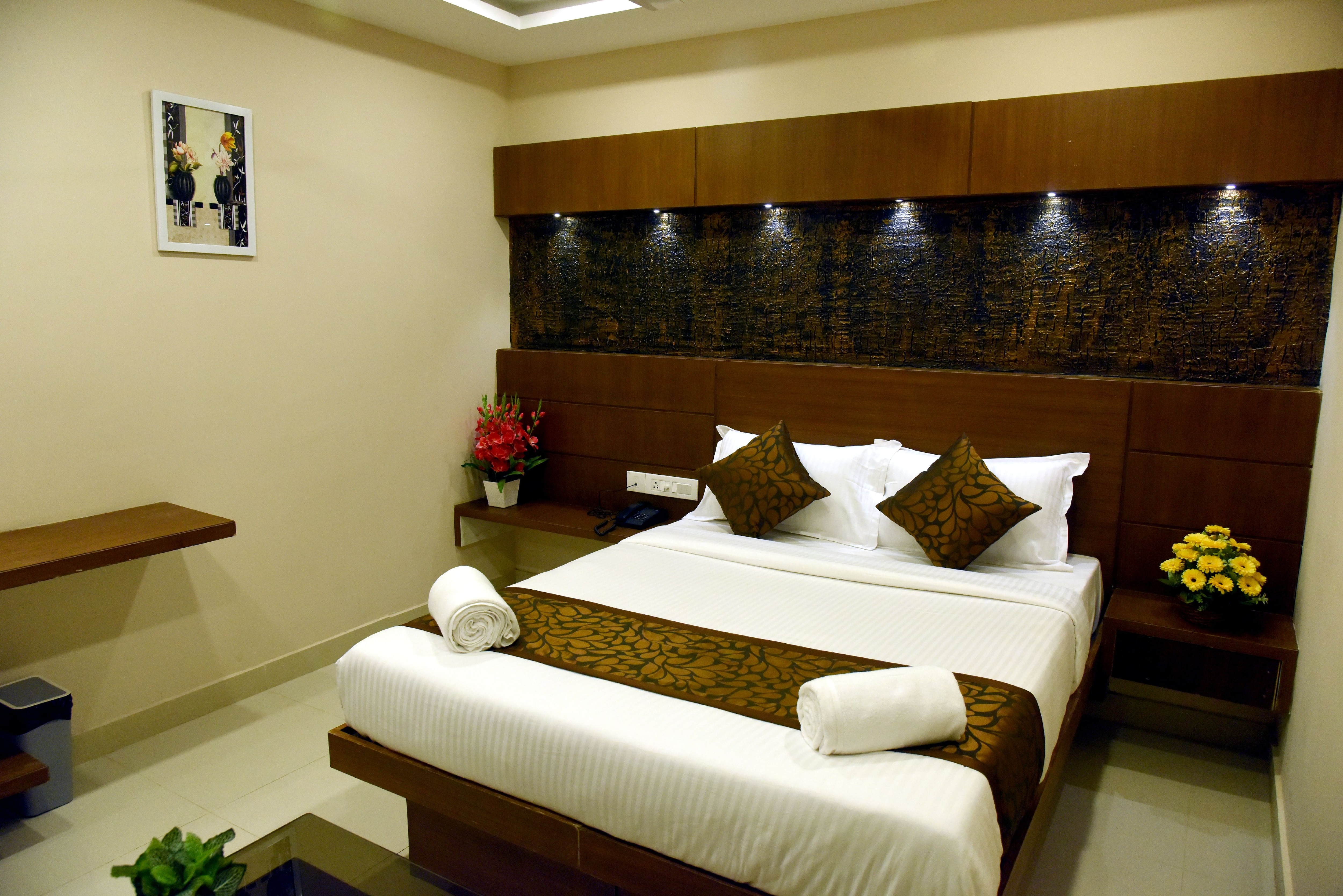 The Hydel Park Business Class Hotel - Tap to explore photos