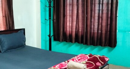 Suhana Homestay (Rehman Hospital 2 minutes,  Pratiksha and GNRC Hospital 5 minutes) Room Type - Standard double AC with balcony