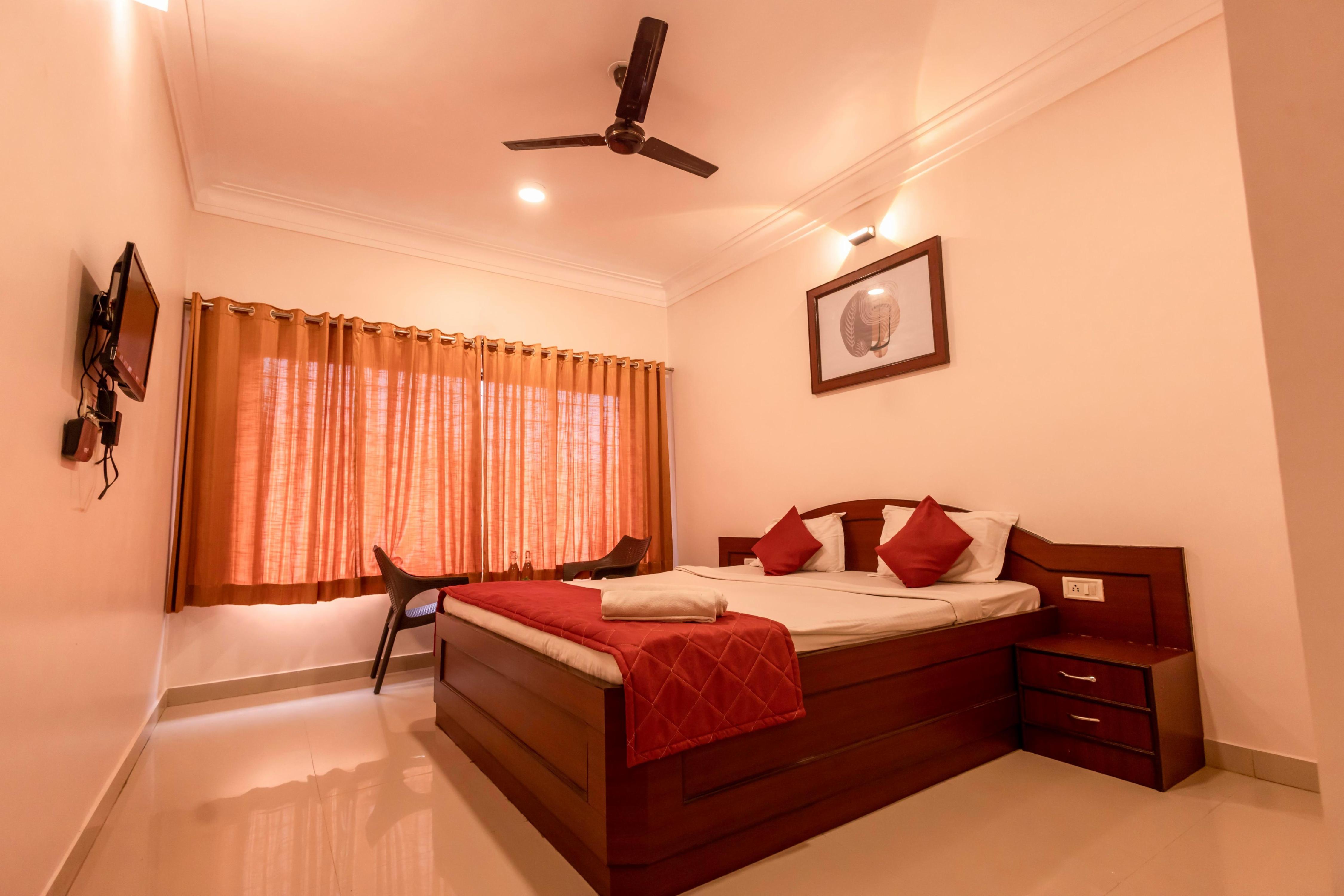 Hotel Manik Moti (Opp. Bhushi Dam), Lonavala - Tap to explore photos