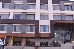 The Narayanam - 1.5km from Gole Ka Mandir