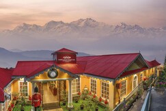 Summit Oakden Resort & Spa ( Mall Road )