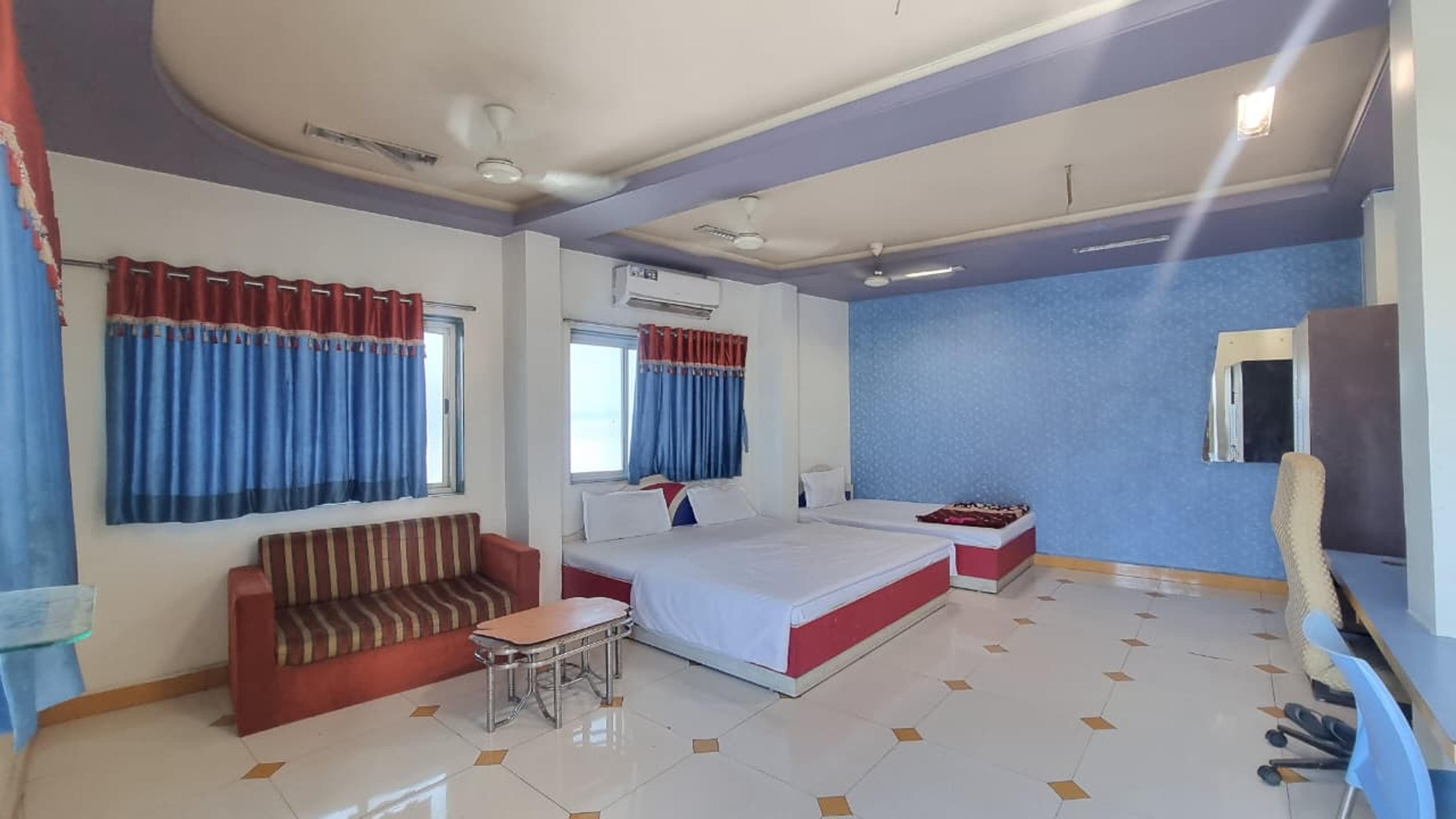 Hotel Kohinoor Room Type - Three Bed Family Room