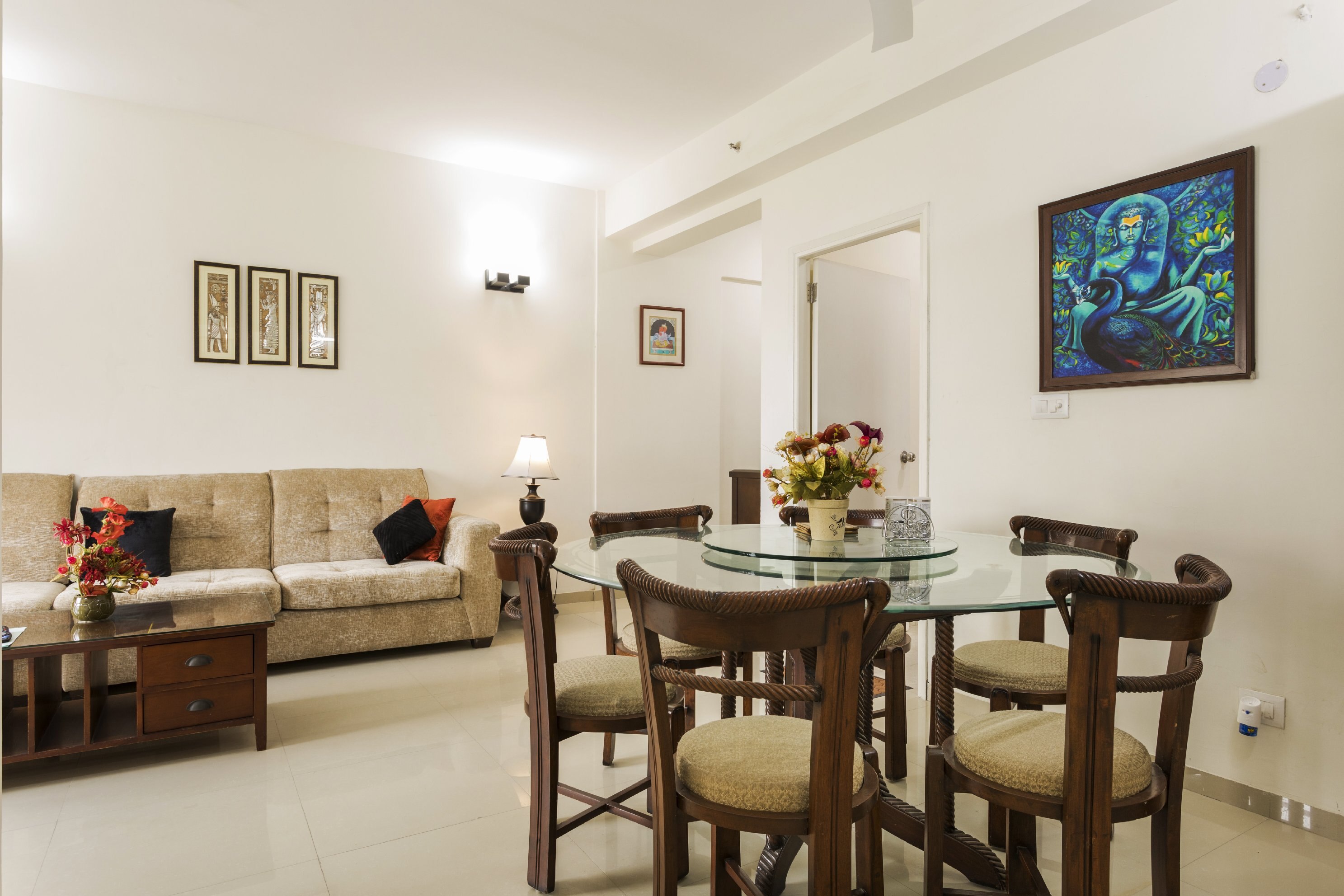 Hostie Elina-3br Condo at Motinagar - Tap to explore photos
