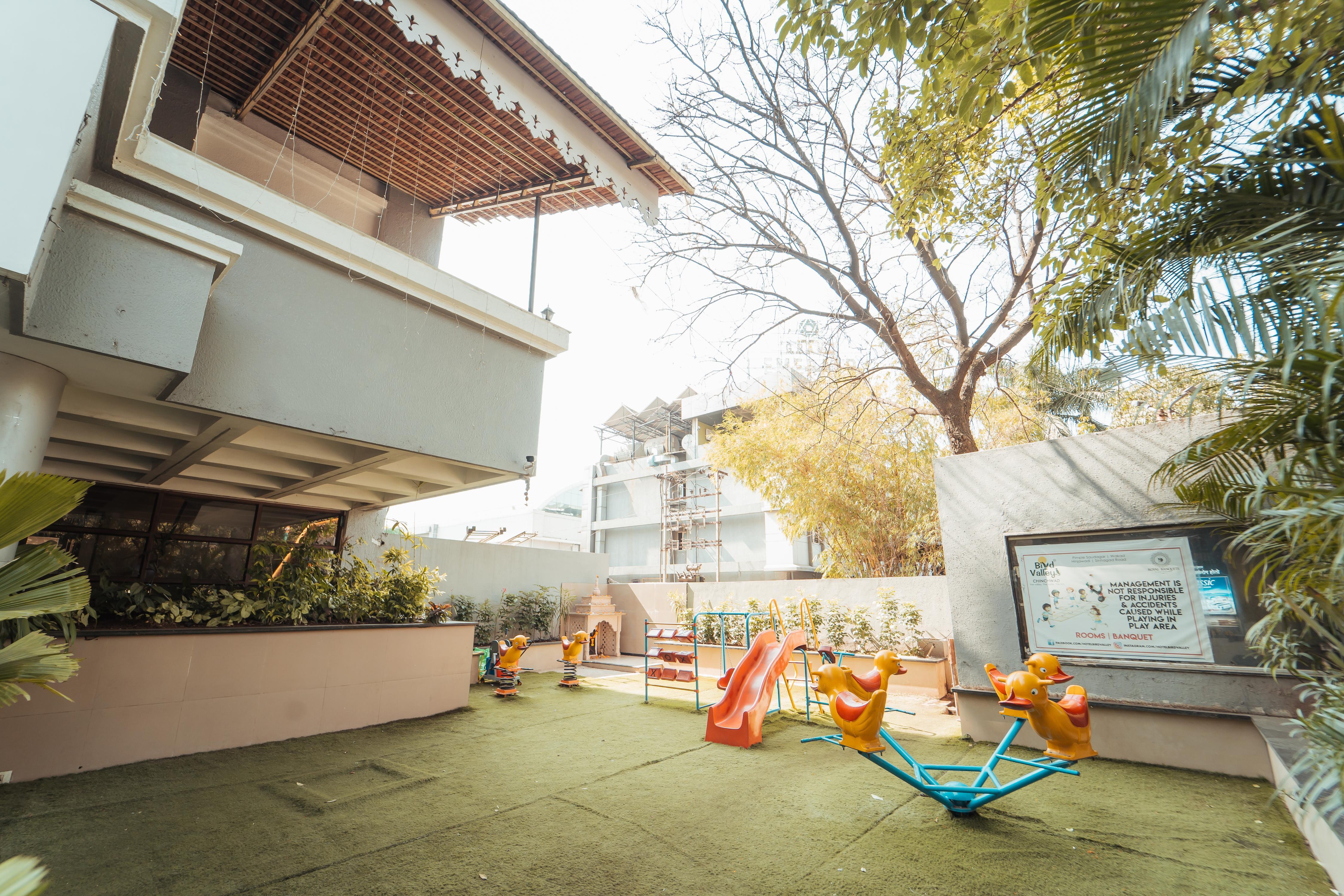 Mastiff Hotel Chinchwad by OTHPL - Tap to explore photos