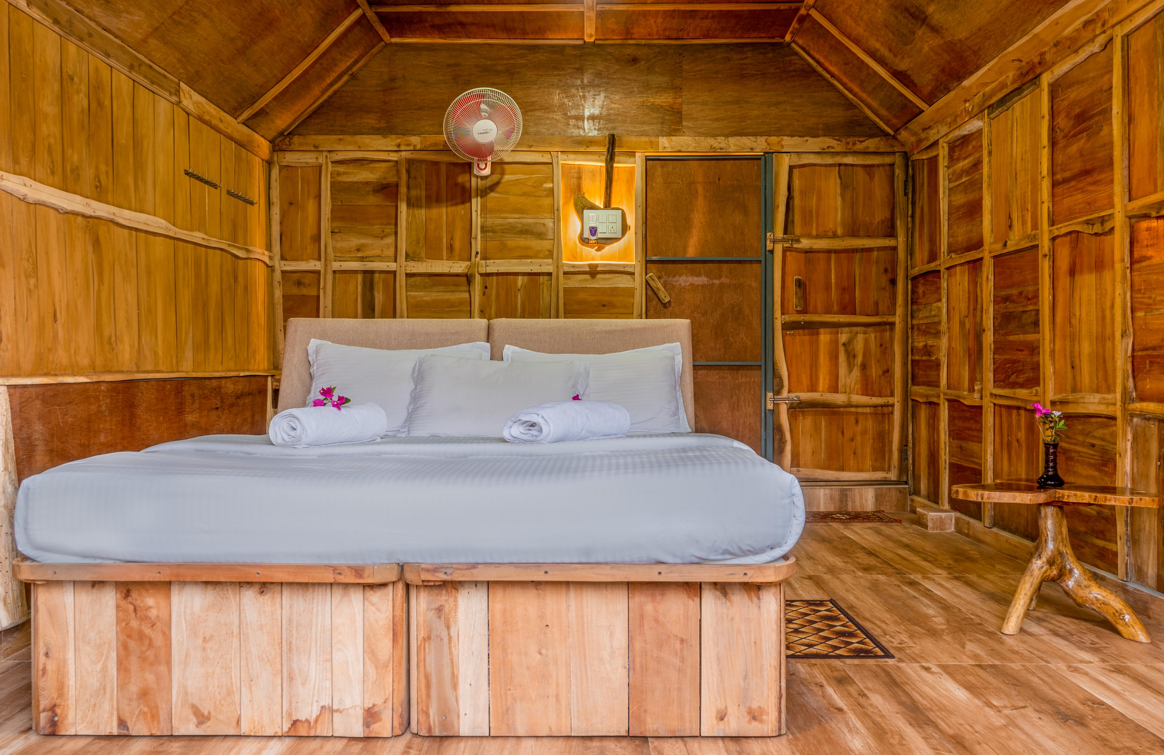 Scevas Garden Home Room Type - Romanitc Wooden Room