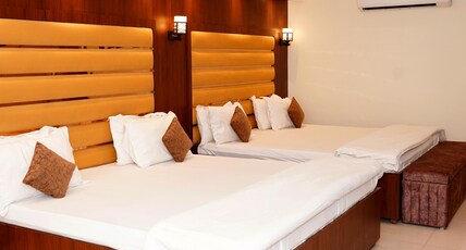 HOTEL ABHIMANYU INN Room Type - R-305 Large Family Room with 2 King Beds & Sofa-Cum-Bed