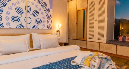 Shivaya Since 1953 | An Ageless Retreat Room Type - THE SUNSET BAY WINDOW