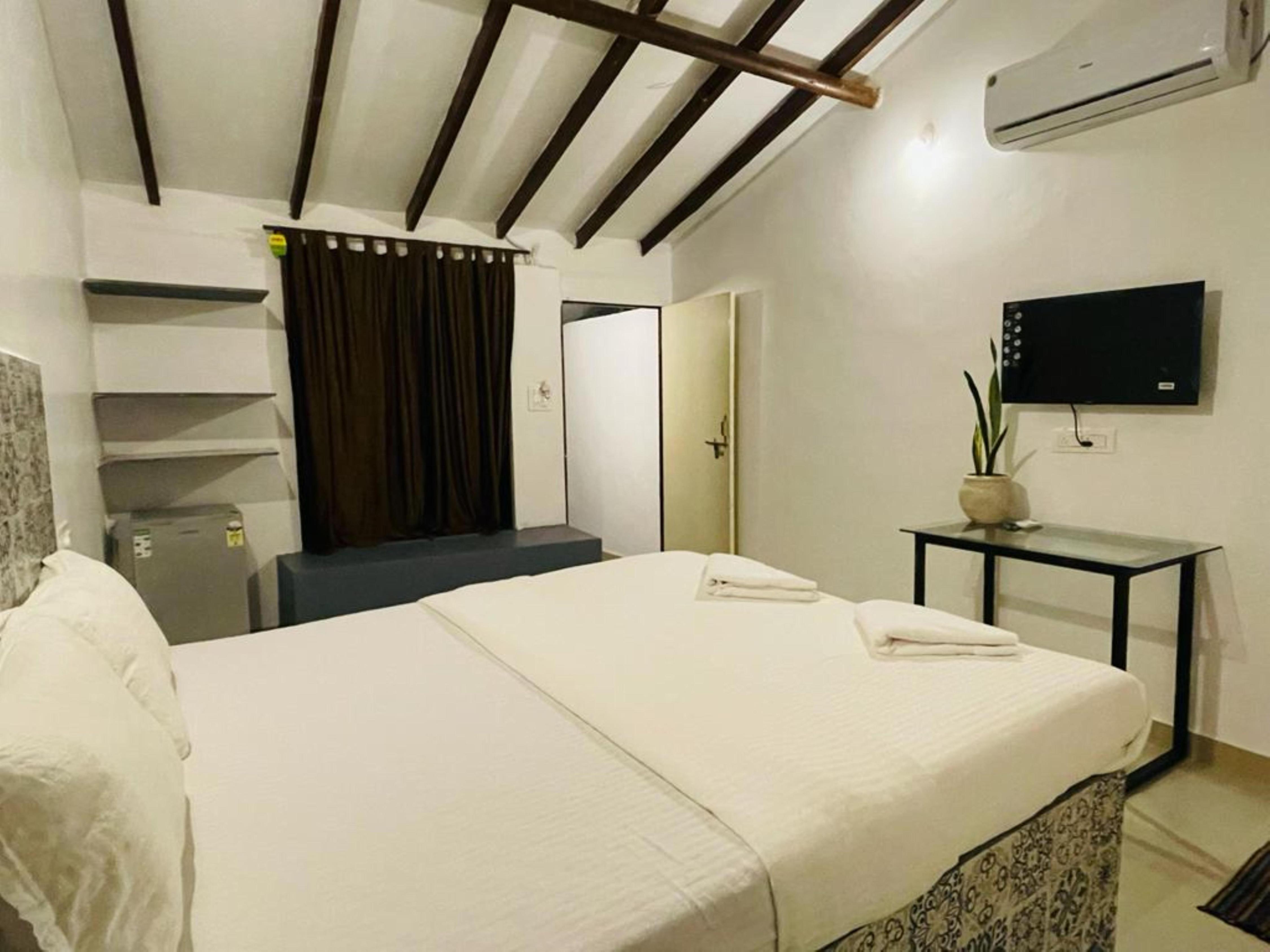 Xaviers Guest House - Tap to explore photos