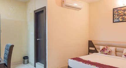 Hotel 4G Room Type - Deluxe AC Room