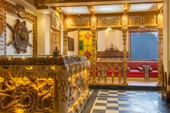 Rocky Knob (Explore World Art in One Property)