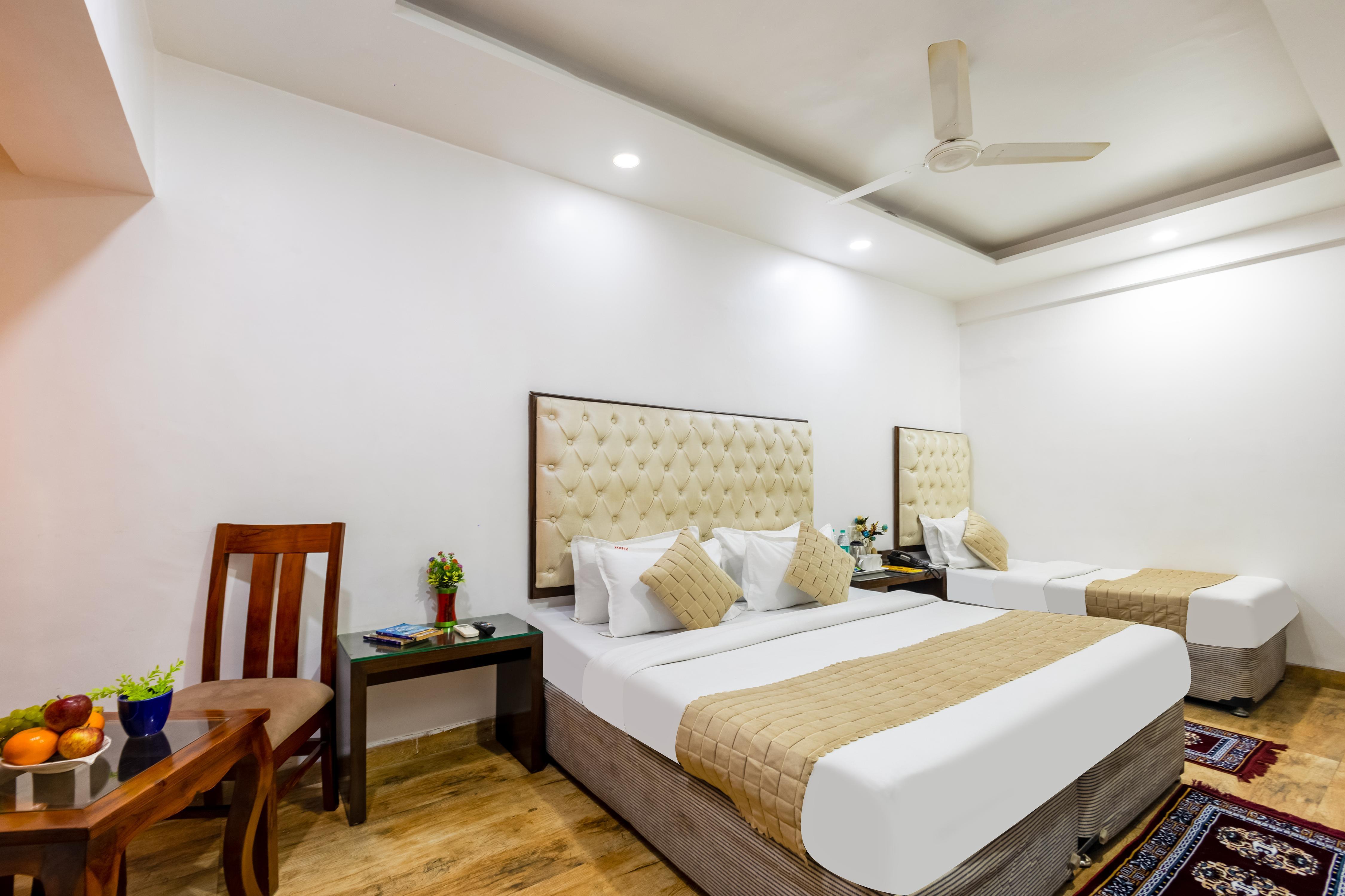 Hotel Kabeer 1 Min from New Delhi Railway Station & Connaught Place - Tap to explore photos