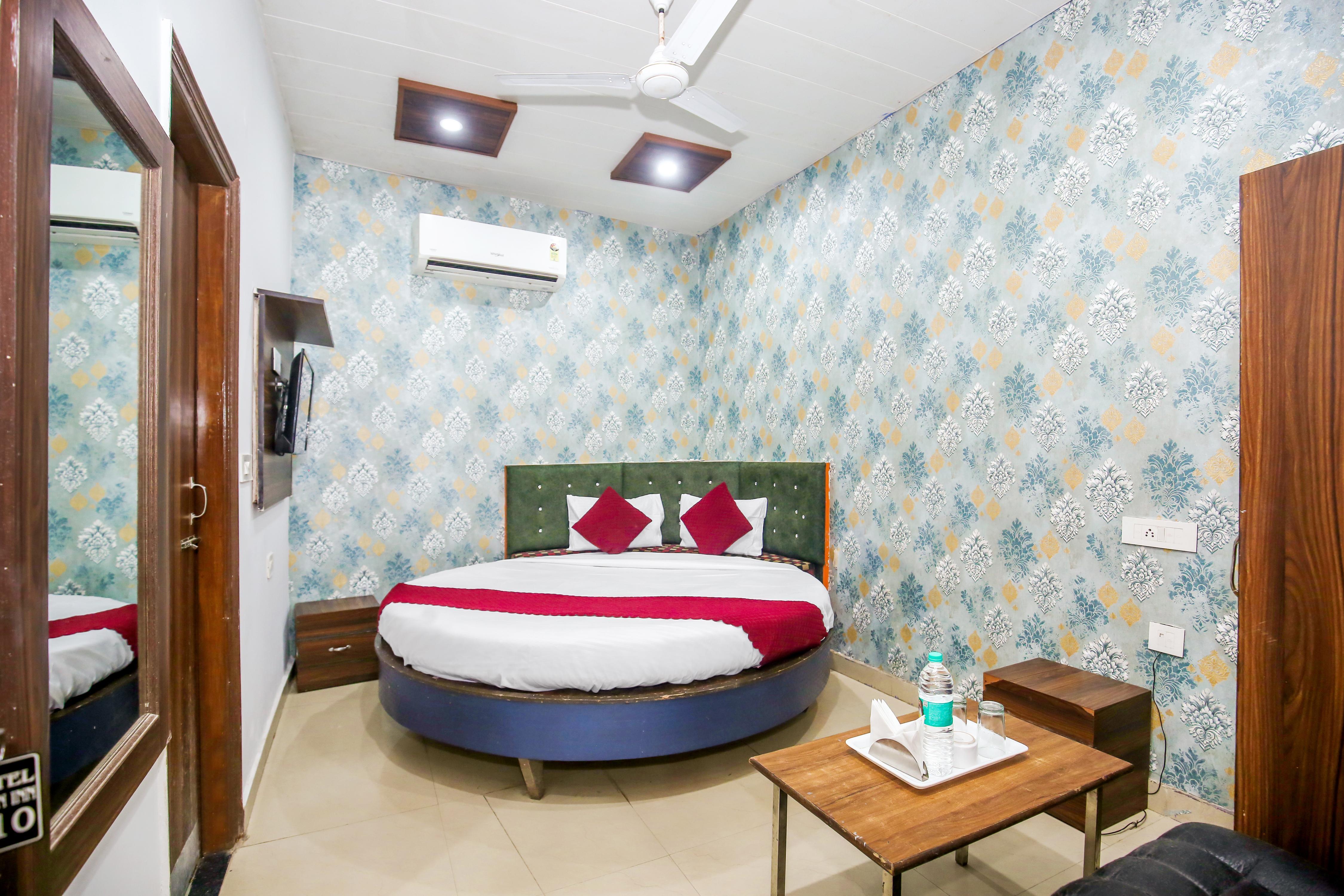 Hotel Seven Inn Room Type - Premium Room with City View