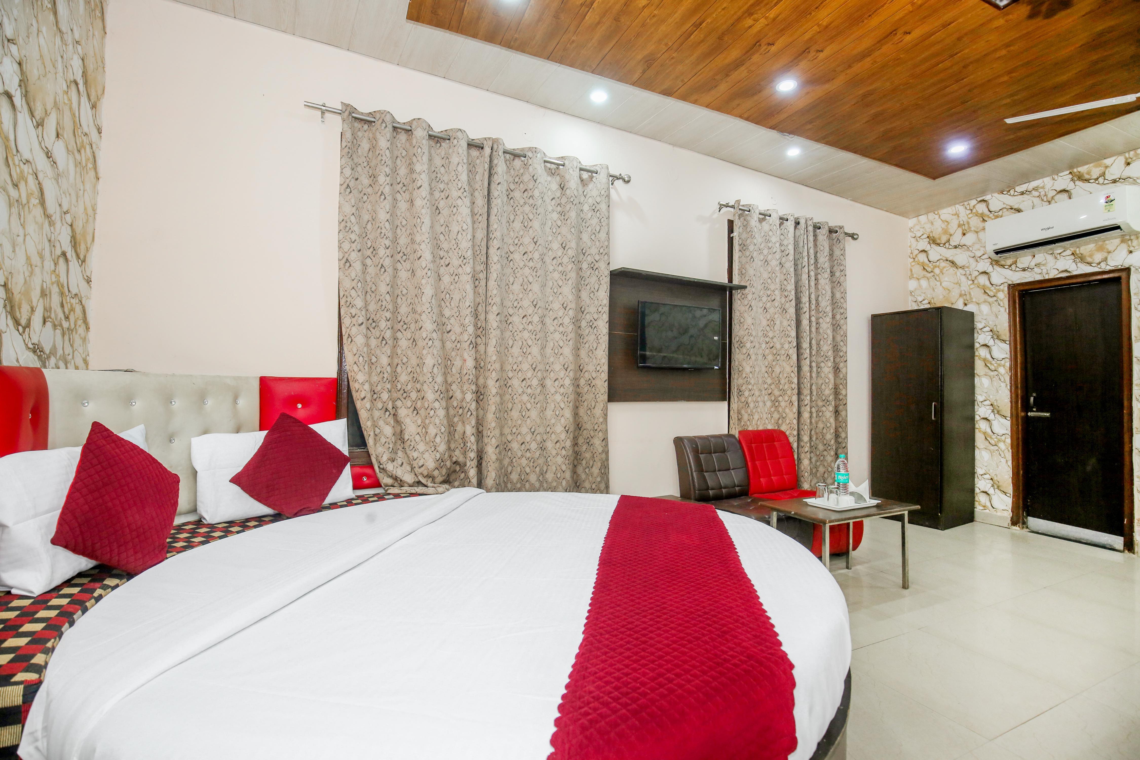 Hotel Seven Inn Room Type - Family Room with City View