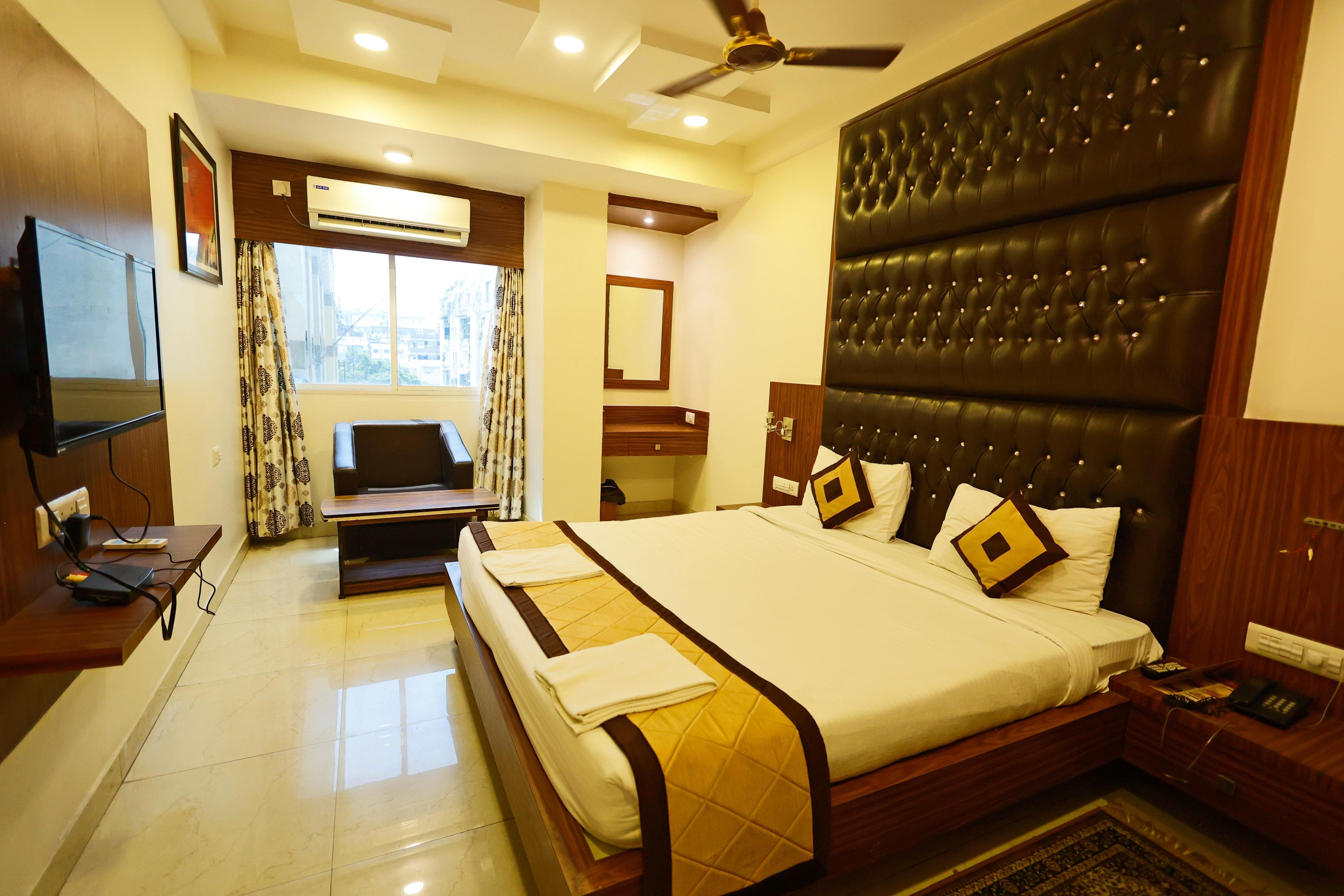 Hotel Minar Galaxy Room Type - Royal Superior