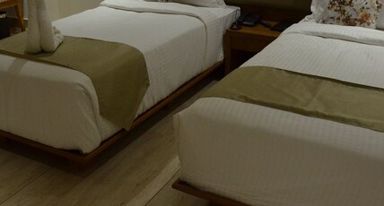 Hotel Blue Lagoons Manjalpur Near Makarpura Room Type - Deluxe Room Twin Bed Hotel Blue Lagoons Manjalpur Near Makarpura Room Type - Deluxe Room Twin Bed