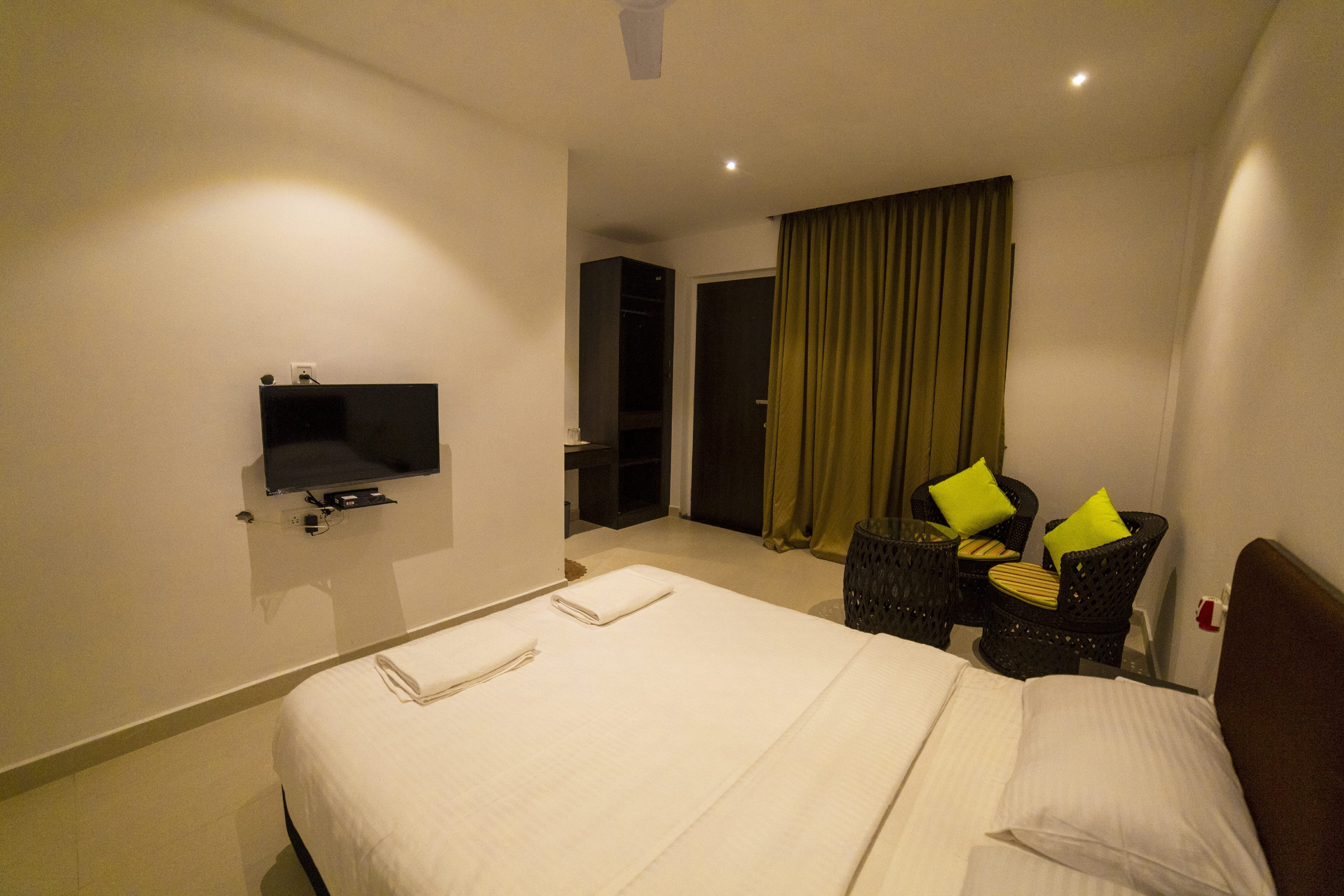 Mugathuvaram - Tap to explore photos