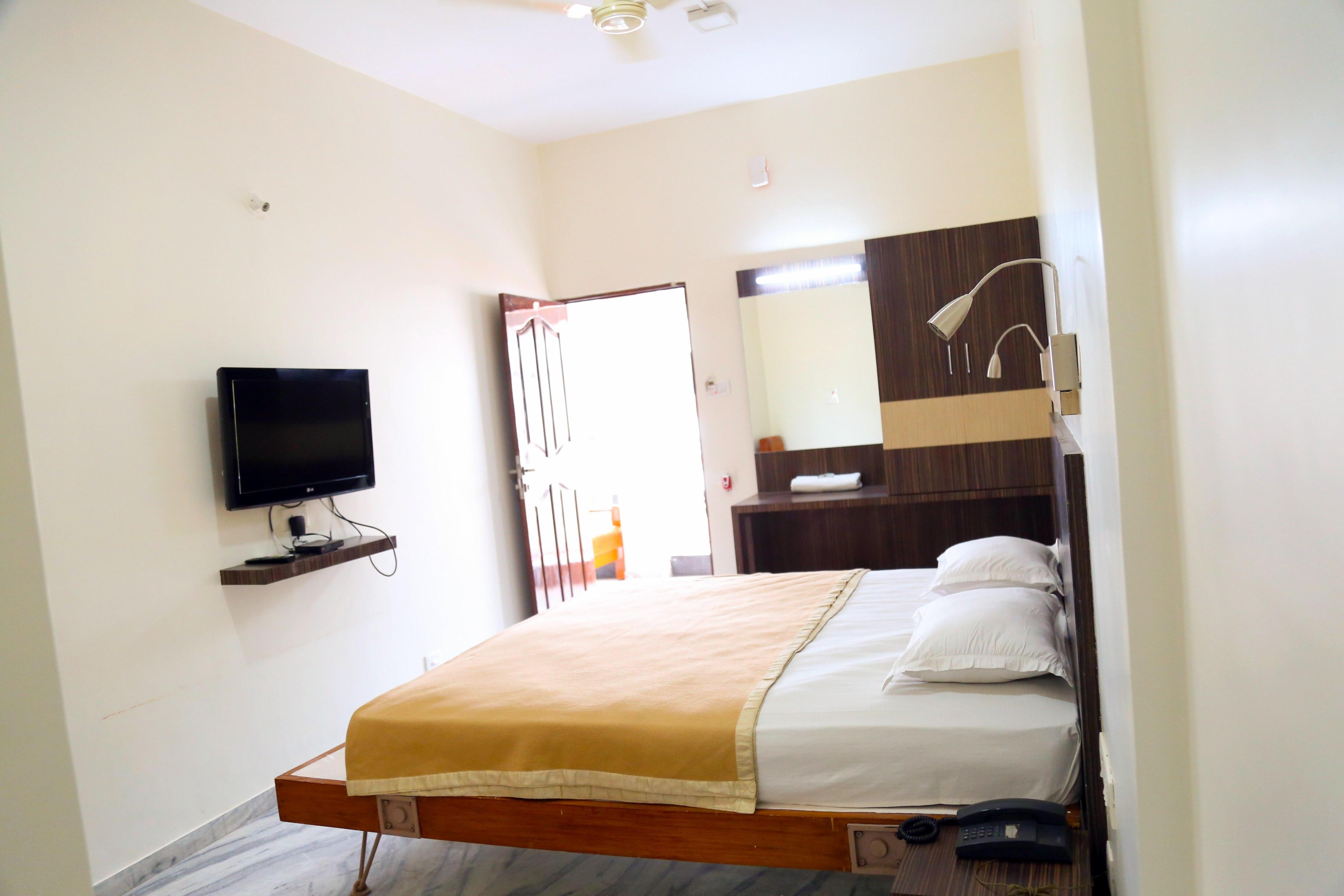 Hotel Madhuvan International - Tap to explore photos