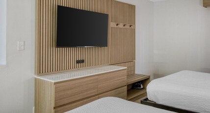 Best Western Of Walterboro Room Type - Suite-2 Queen Beds, Non-Smoking, Wet Bar, Pillowtop Bed, Microwave And Refrigerator, Coffee Maker, I Best Western Of Walterboro Room Type - Suite-2 Queen Beds, Non-Smoking, Wet Bar, Pillowtop Bed, Microwave And Refrigerator, Coffee Maker, I