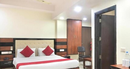 Hotel Emporio @ Paharganj Room Type - Deluxe King Room Hotel Emporio @ Paharganj Room Type - Deluxe King Room
