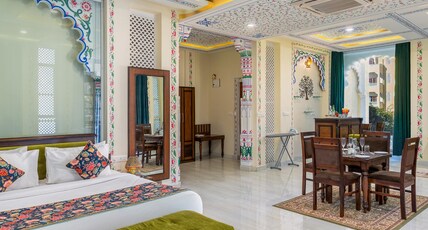 The Everest Hill Resort | Suites with Jacuzzi | Spa | Resort in Kumbhalgarh Room Type - Honeymoon Suite with Couple Jaccuzi.
