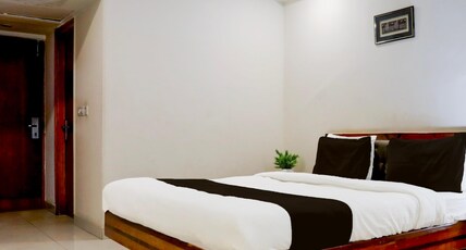 Super Townhouse Padav Square Gwalior Formerly Hotel Shelter Room Type - Premium
