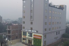LEO FORT HOTEL 