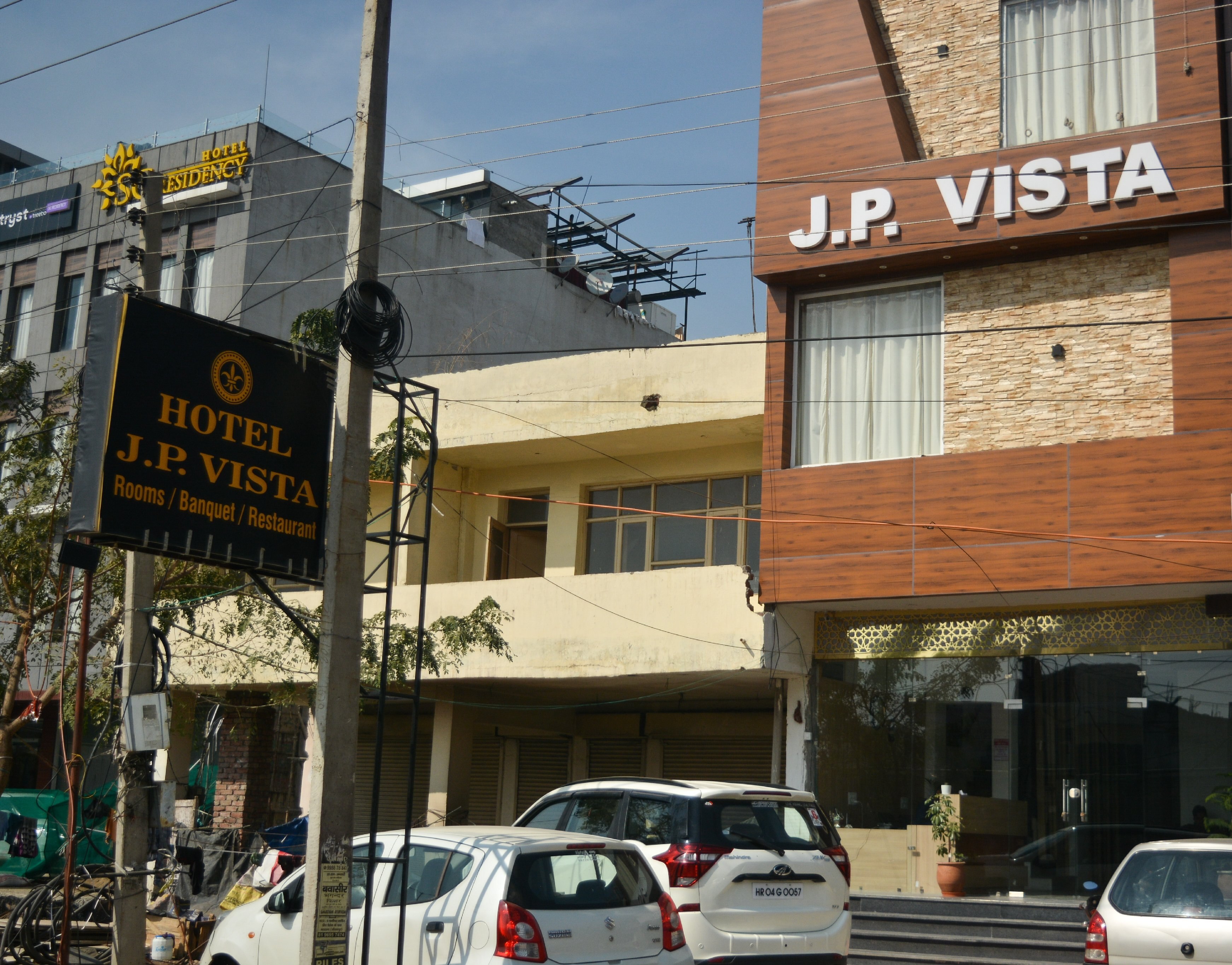 Hotel JP Vista - Tap to explore photos