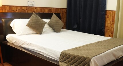 Chail Hills Hotel and Restaurant Room Type - Deluxe Room