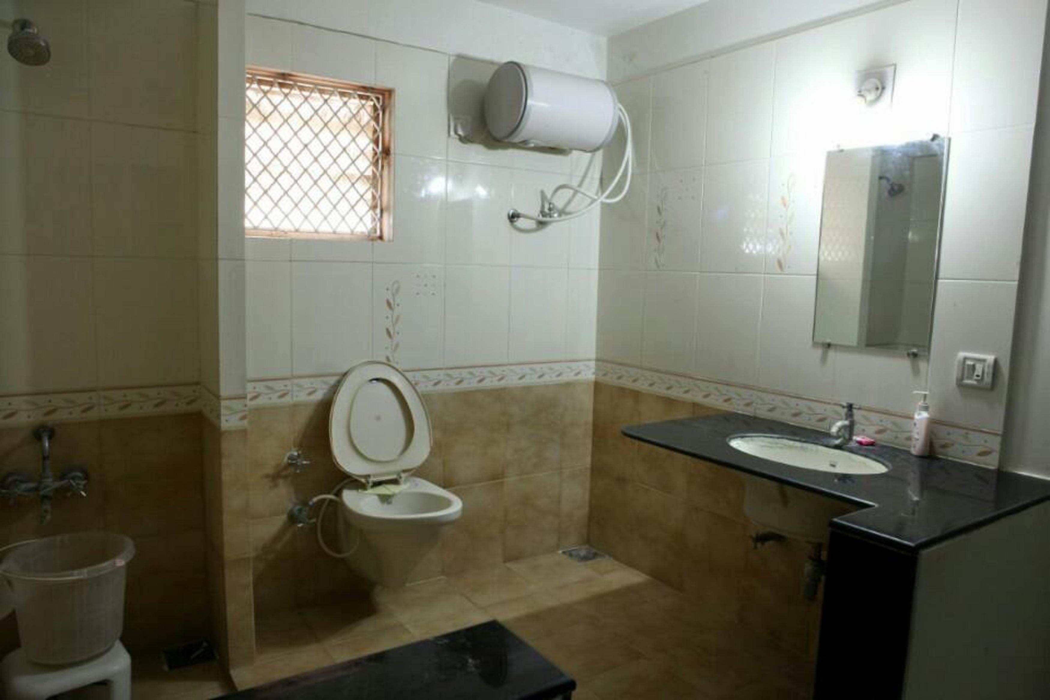 SAARA GUEST HOUSE - Tap to explore photos