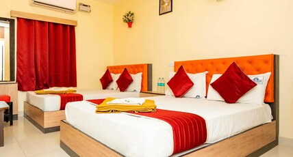 SREE KUMARAN RESIDENCE Room Type - Four Bed Family Room AC